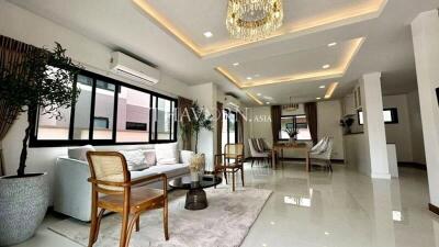 House For sale 3 bedroom 180 m² with land 280 m² in The Lake Huai Yai, Pattaya