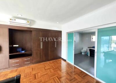 บ้าน ขาย 3 ห้องนอน 350 ตร.ม. ที่ดิน 516 m² ใน  Temple Court Villa, Pattaya