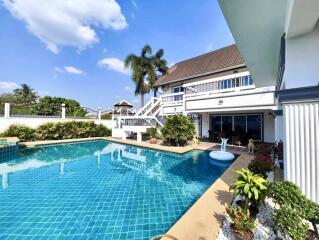 บ้าน ขาย 3 ห้องนอน 350 ตร.ม. ที่ดิน 516 m² ใน  Temple Court Villa, Pattaya