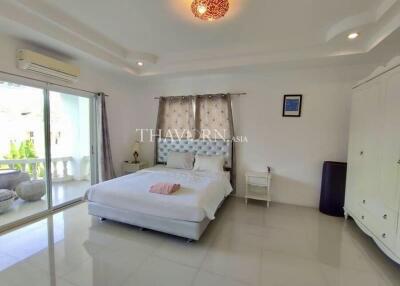 House For sale 7 bedroom 220 m² with land 376 m² in The Imperial Place, Pattaya