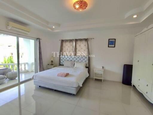 House For sale 7 bedroom 220 m² with land 376 m² in The Imperial Place, Pattaya