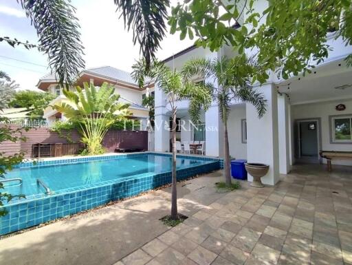 House For sale 7 bedroom 220 m² with land 376 m² in The Imperial Place, Pattaya