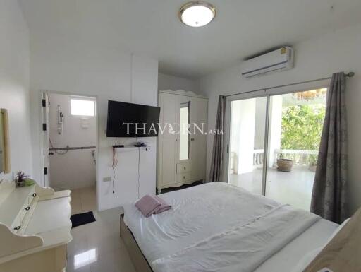 House For sale 7 bedroom 220 m² with land 376 m² in The Imperial Place, Pattaya