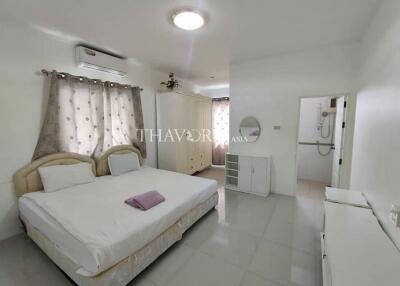 บ้าน ขาย 7 ห้องนอน 220 ตร.ม. ที่ดิน 376 m² ใน  The Imperial Place, Pattaya