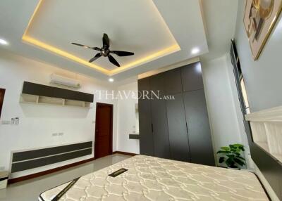 House For sale 4 bedroom 265 m² with land 844 m² in The Lantern, Pattaya