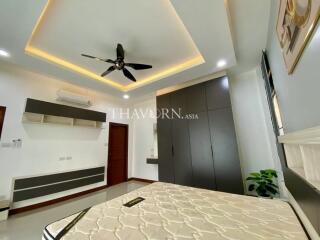 House For sale 4 bedroom 265 m² with land 844 m² in The Lantern, Pattaya