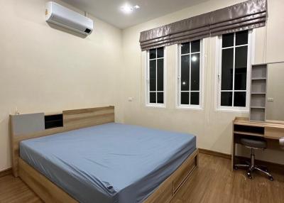 Townhouse for Rent at Golden Town Charoen Mueang - Super Highway