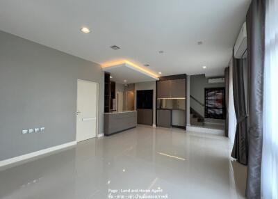 4 Bedroom House for Sale at Manthana Motorway-Krungthep Kreetha