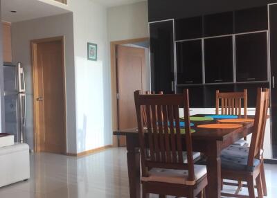 Condo for Rent at The Emporio Place