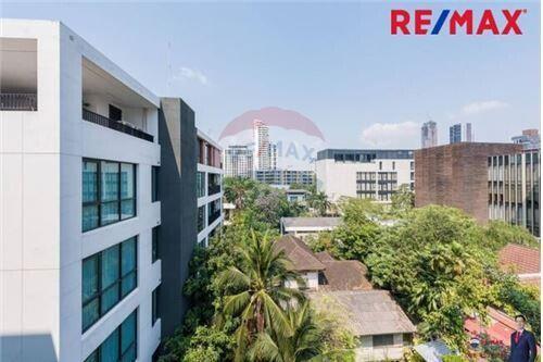 50 Sqm., 1 Bed Condo listed for ฿ 5,800,000.