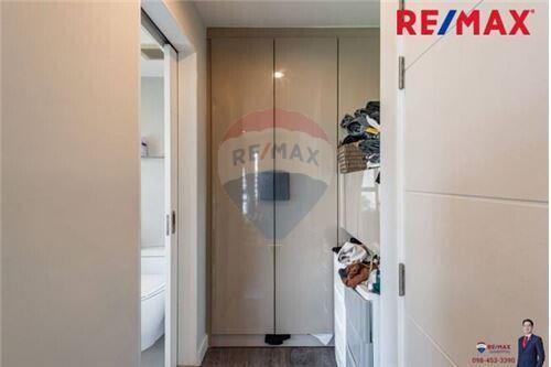 50 Sqm., 1 Bed Condo listed for ฿ 5,800,000.