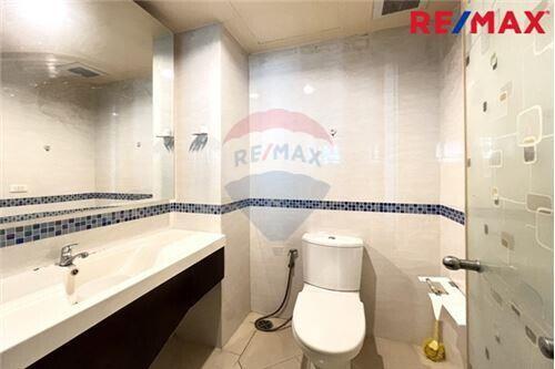 41 Sqm., 1 Bed Condo listed for ฿ 3,890,000.