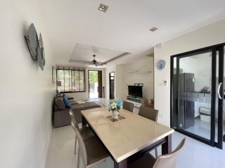 3 Bedrooms Modern Townhouse For Sale at Choeng Thale Phuket