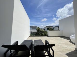 3 Bedrooms Modern Townhouse For Sale at Choeng Thale Phuket