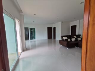 Spacious 3 bedrooms house for sale in Bypass, Koh Kaew