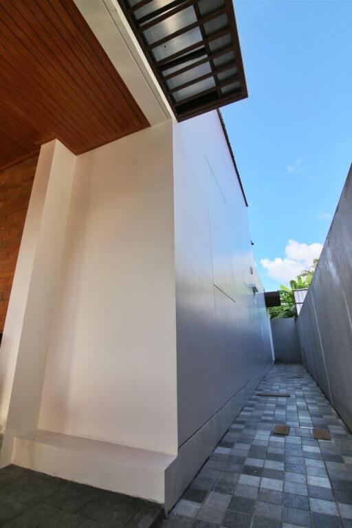 Spacious 3 bedrooms house for sale in Bypass, Koh Kaew