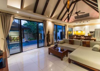 Resale - 3 bedrooms 400 sqm villa with private pool for sale in Rawai