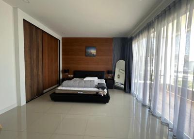 Hot Deals  ! 4 Bedrooms 535 sqm. Villa With Private Pool For Sale In Rawai Phuket