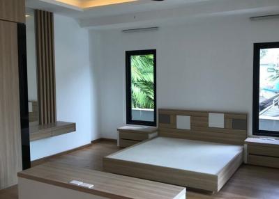 Brand new 4 bedrooms villa for sale in Choeng Thale