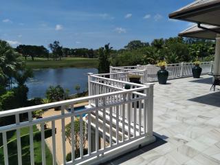Lake and Sunset view 4 bedrooms villa for sale in Laguna Project