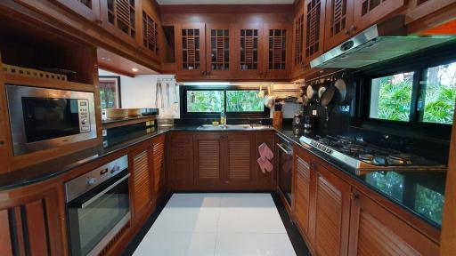 4 Bedrooms 4 Bathrooms Villa For Sale Land Area 1105.20 Sqm. In Rawai Phuket