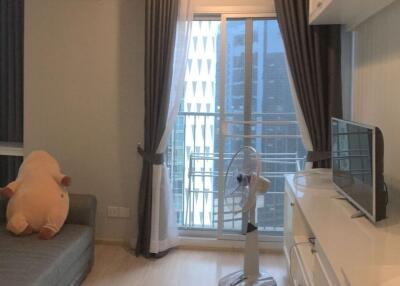 Condo for Rented at Noble Revolve Ratchada 1