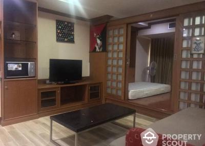 2-BR Condo at The Trendy Condominium near BTS Nana