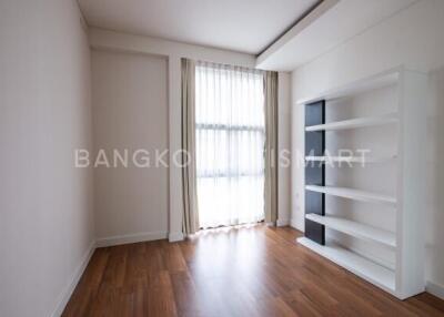 Condo at Mode Sukhumvit 61 for sale