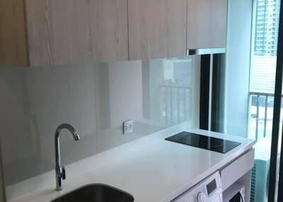 1-BR Condo at Life Asoke near ARL Makkasan