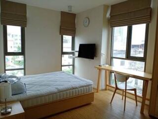 Siamese Surawong 2 bedroom property for rent