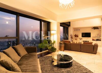 Triplex Penthouse Top Floor Features Huge Private Swimming Pool With A Stunning View All Bangkok.