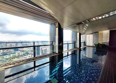 Triplex Penthouse Top Floor Features Huge Private Swimming Pool With A Stunning View All Bangkok.