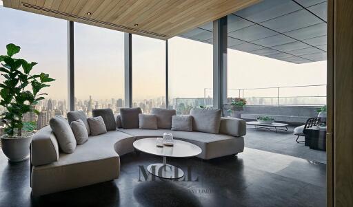 Ritz Carlton Residence Bangkok Large 3 Bedroom And 3 Bathrooms On High Floor