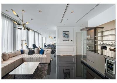 Ultra Luxury 2 Bedroom Unit Entirely Renovated At Ritz Carlton Residence.