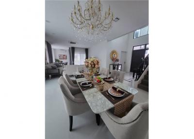 For Rent Moder luxury single house in private compound Nantawan Rama9 - 4 Beds