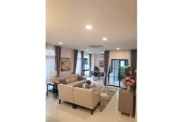 For Rent Moder luxury single house in private compound Nantawan Rama9 - 4 Beds