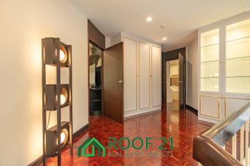 Penthouse for rent in Jomtien only 30 meters from the sea. / R-0328K