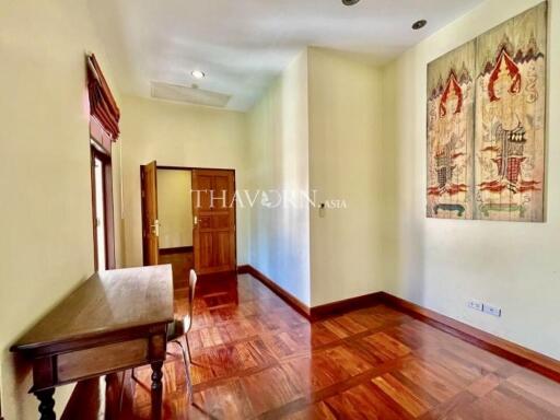 House For sale 4 bedroom 350 m² with land 480 m² in View Talay Marina, Pattaya