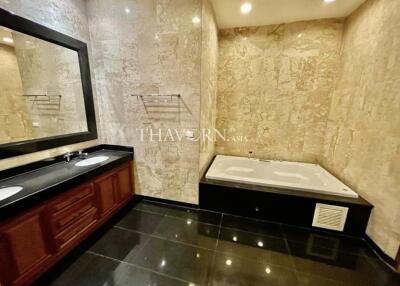 บ้าน ขาย 4 ห้องนอน 350 ตร.ม. ที่ดิน 480 m² ใน  View Talay Marina, Pattaya