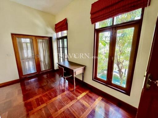 House For sale 4 bedroom 350 m² with land 480 m² in View Talay Marina, Pattaya