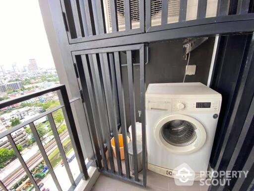 1-BR Condo at Urbano Absolute near BTS Krung Thon Buri (ID 412928)