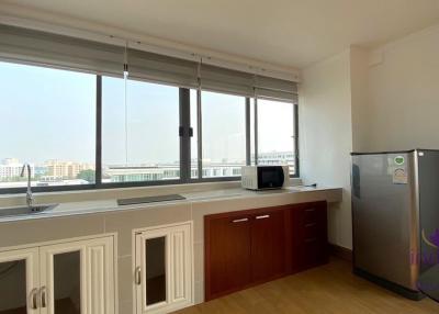Newly Renovated Spacious 1 Bedroom Condo for Sale in Nimman. Great location in the heart of the city.