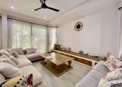 A large family home with private pool for rent or sale in Hang Dong, Chiang Mai