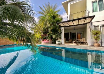 A large family home with private pool for rent or sale in Hang Dong, Chiang Mai