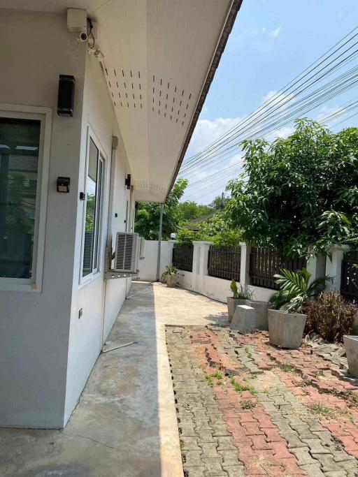 Explore our Chiang Mai real estate listings for a house for sale in Moo Baan Tanaboon. Spacious 3-bed property with ample amenities. Find your dream home today