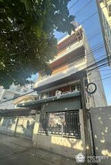 6-BR Townhouse near BTS Ari