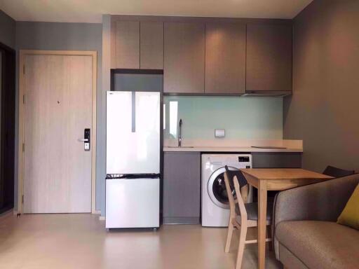 Studio bed Condo in Rhythm Sukhumvit 36-38 Phra Khanong Sub District C05759