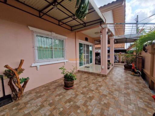 3 Bedrooms Villa / Single House in Classic Home Village East Pattaya H011702