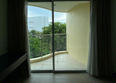 2 Bed Apartment in Phra Khanong