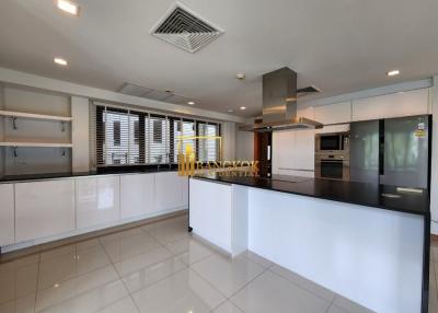 Amazing 3 Bedroom Penthouse Apartment in Phloen Chit